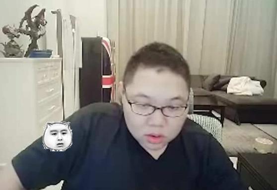卢本伟要回来了?在PDD直播间中突然发生,吓得PDD虎躯一震