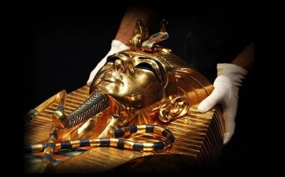 ​埃及法老图坦卡蒙的铁匕首来自外星球，它3300年不生锈