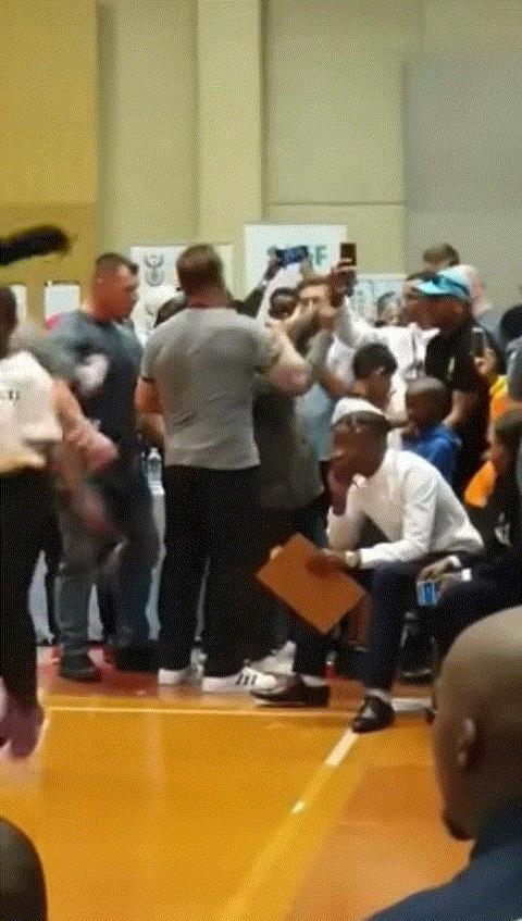 71岁的施瓦辛格遭人飞踢 回应:不会控告攻击者