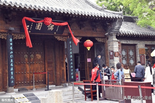潍坊青州古城好玩吗?实拍五一假期游人在古城景区参观游览