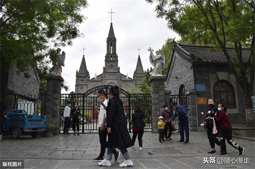 潍坊青州古城好玩吗?实拍五一假期游人在古城景区参观游览