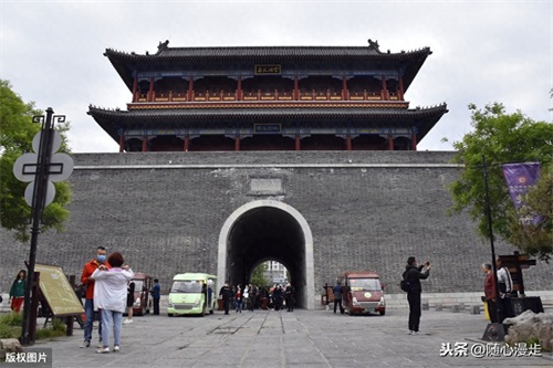 潍坊青州古城好玩吗?实拍五一假期游人在古城景区参观游览