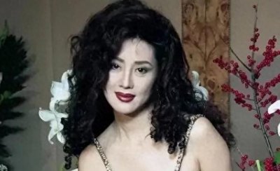 ​＂跨界女王宫雪花：影视歌三栖，她的巅峰你难以想象！＂