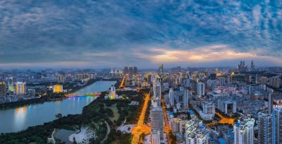 ​茫崖，一座被四大无人区包围着的城市