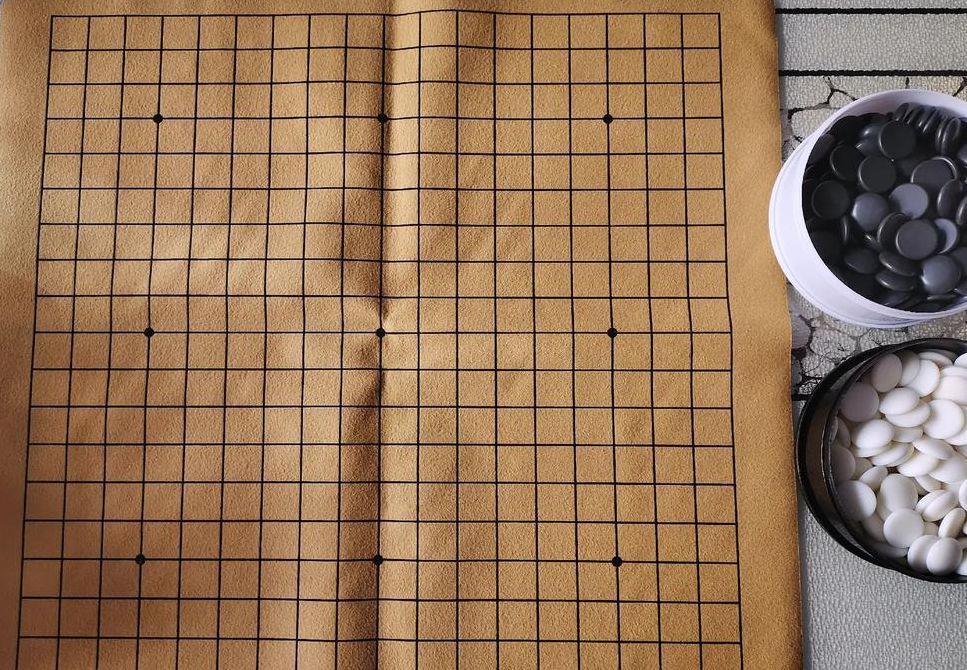围棋白子先还是黑子先(围棋白子还是黑子先下)
