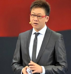 ​落毛凤凰不如鸡，红极一时的央视主持人林海， 如今下场怪不了别人