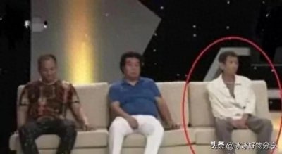 ​被生父扔进垃圾堆，母亲捡回将她培养成明星，父亲却要5000万养老