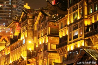 ​重庆最“魔性”的建筑，从1层坐电梯上11楼出门竟又是马路