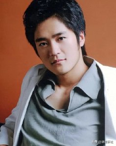 ​演员尚于博：11年跳楼自杀，留14字遗言，母亲做的事功德无量！