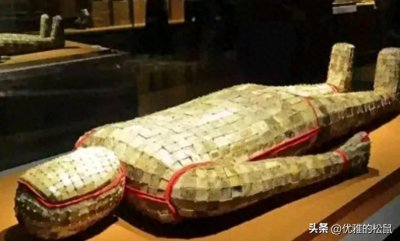 ​1999年一富商2万伪造金缕衣，故宫专家估价24亿，轻松骗走银行5亿