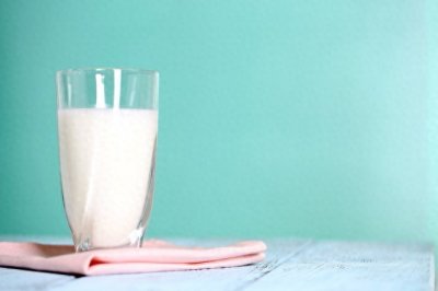 ​牛奶VS牛乳：别再傻傻分不清！从定义到用途的终极解析
