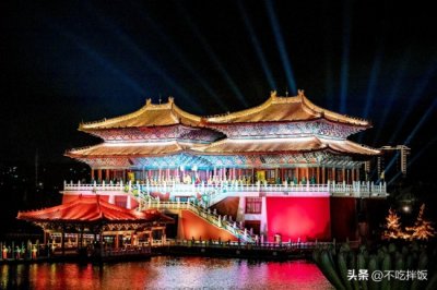 ​开封景区冰火两重天！清明上河园挤爆，隔壁景点却略显冷清