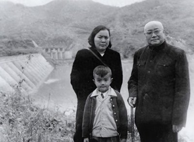 ​60年代刘伯承元帅被针对，眼睛几乎失明，陈毅无奈坦言：瞎了也好