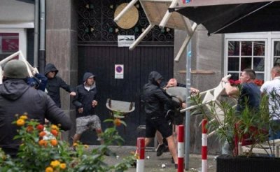 ​英格兰塞尔维亚球迷酒吧冲突 德国警方介入