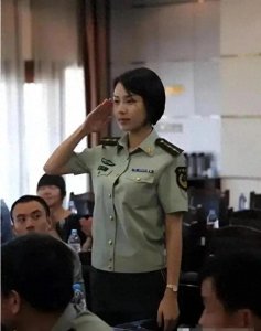​“中国第一美女保镖”边梅简历