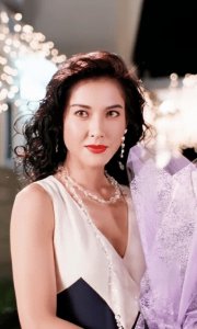​演员李婉华：35岁嫁平凡丈夫，41岁连生三胎，女儿比她还漂亮